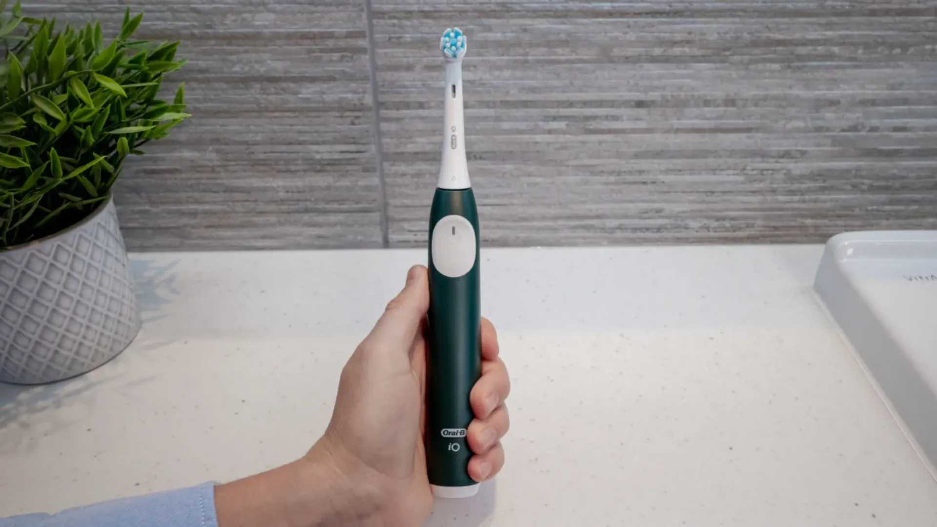 Зубна електрощітка BRAUN Oral-B iO Series 2 (Pink)