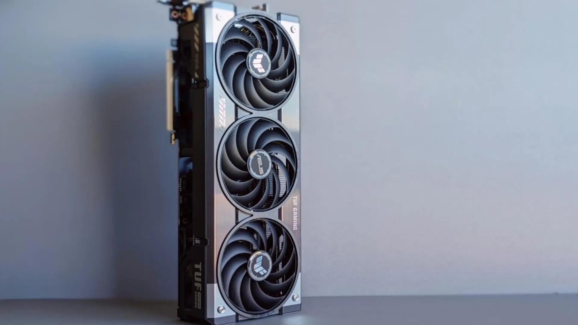 Відеокарта ASUS GeForce RTX 5070 TUF Gaming 12GB (90YV0LZ0-M0NA00)