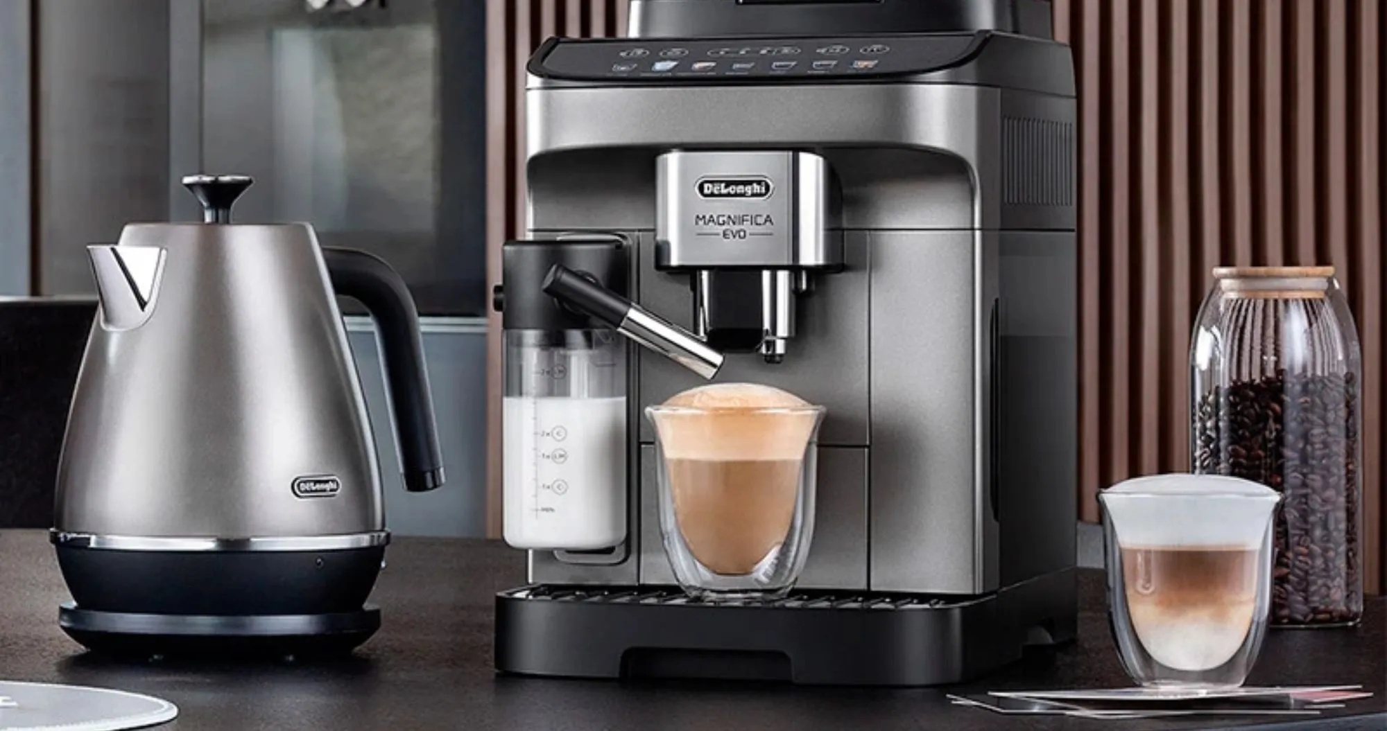 Електрочайник DeLonghi KBIN 2001 TB (Distinta Titanium)
