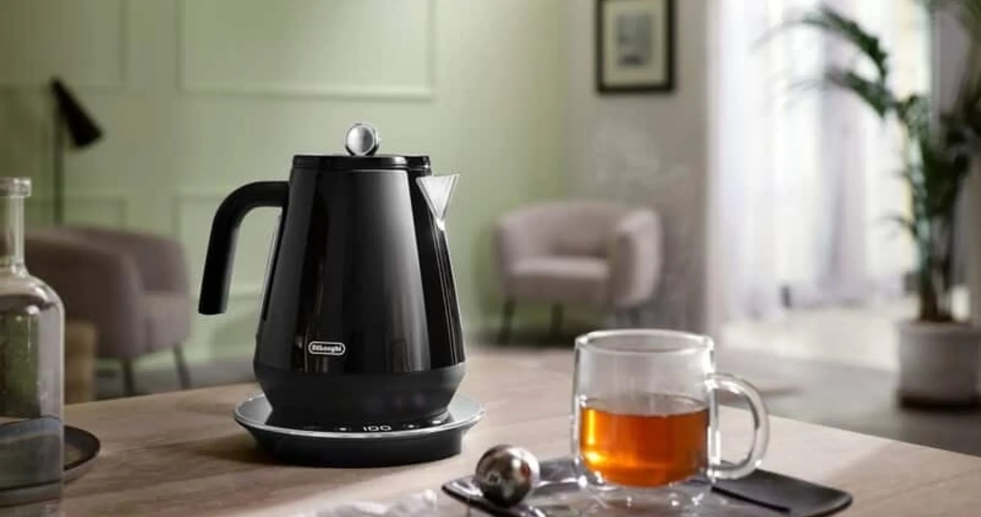 Електрочайник DeLonghi Eclettica SpecialTea KBY 2011 W