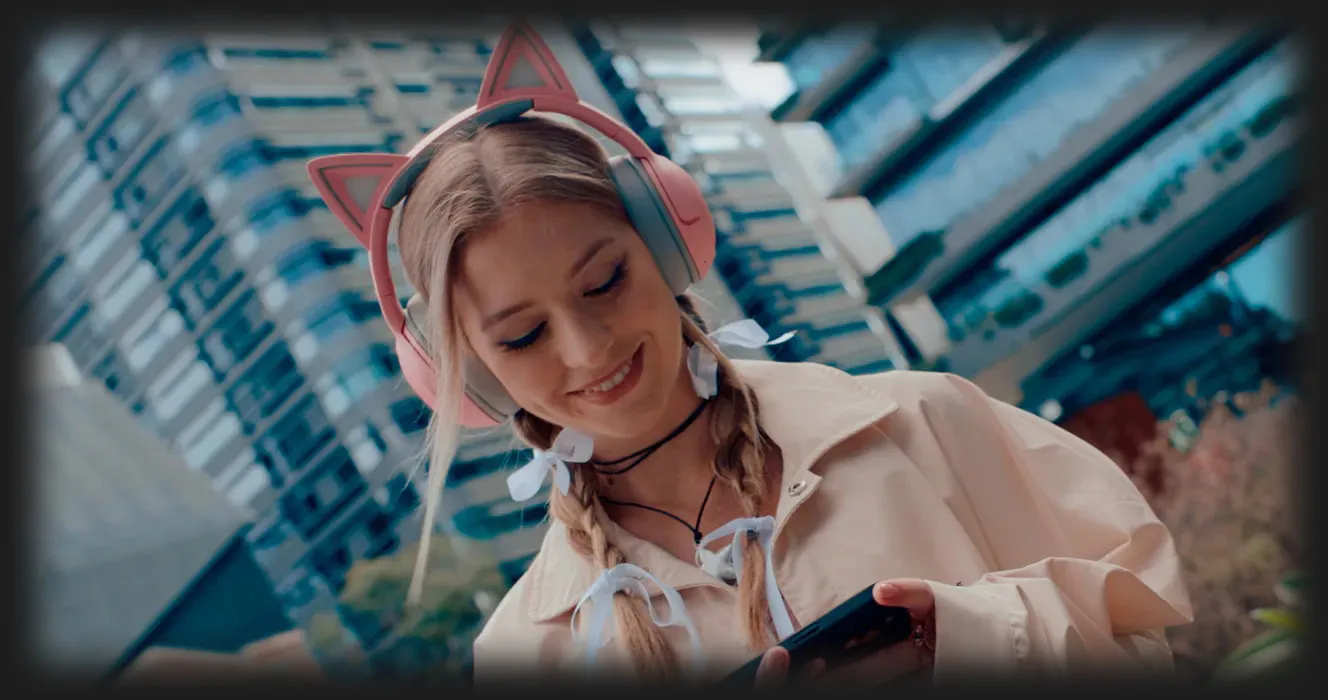 Ігрова гарнітура RAZER Kraken Kitty V2 BT (Quartz) (RZ04-04860100-R3M1) (UA)