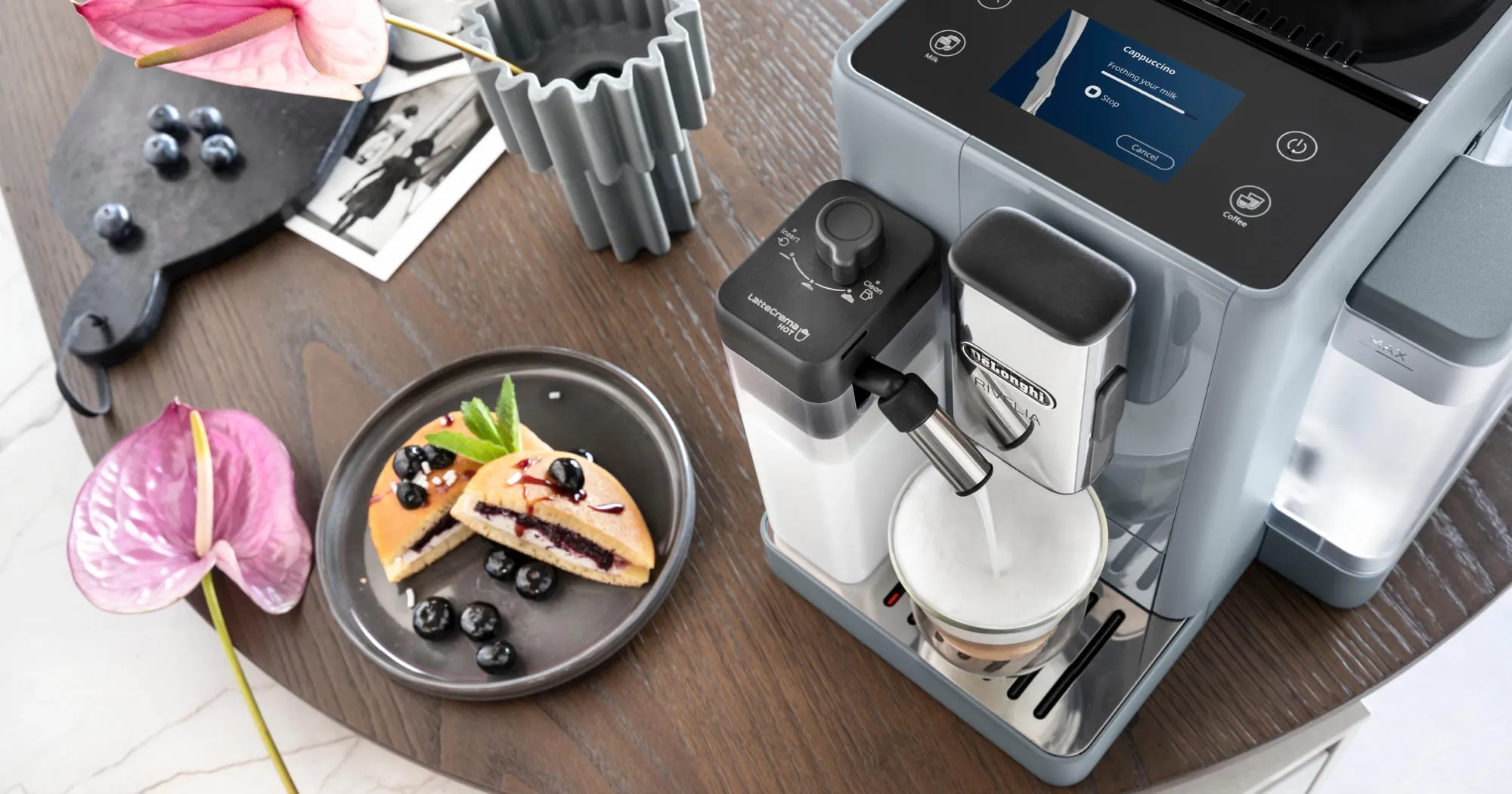 Кавомашина Delonghi Rivelia (White)