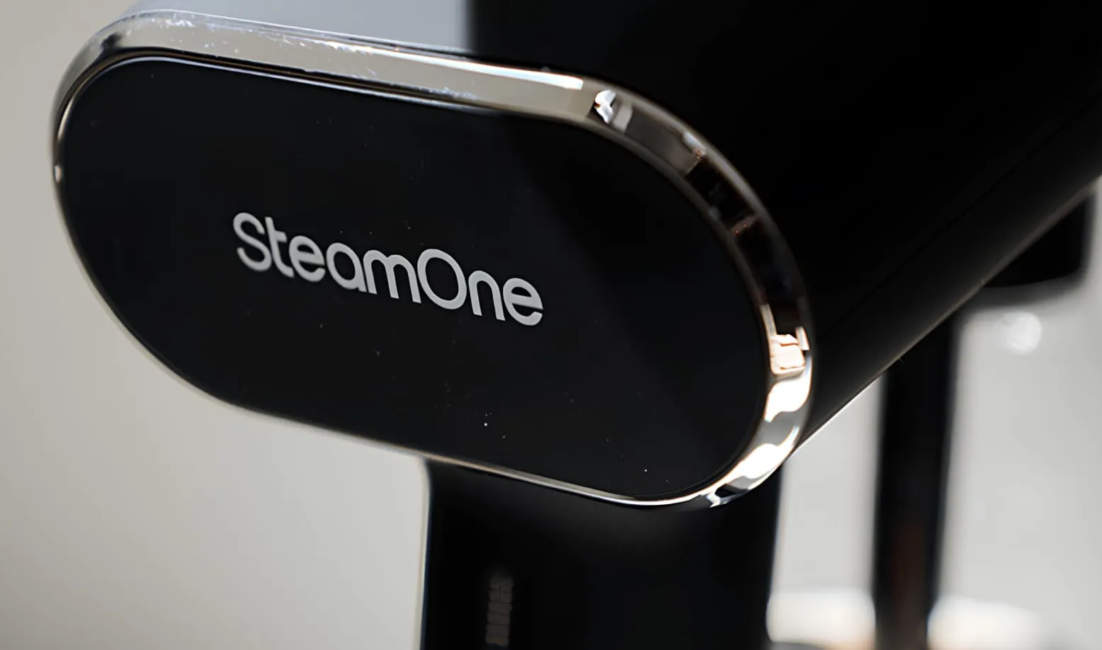 Відпарювач SteamOne EUXL400BV2 (Black)