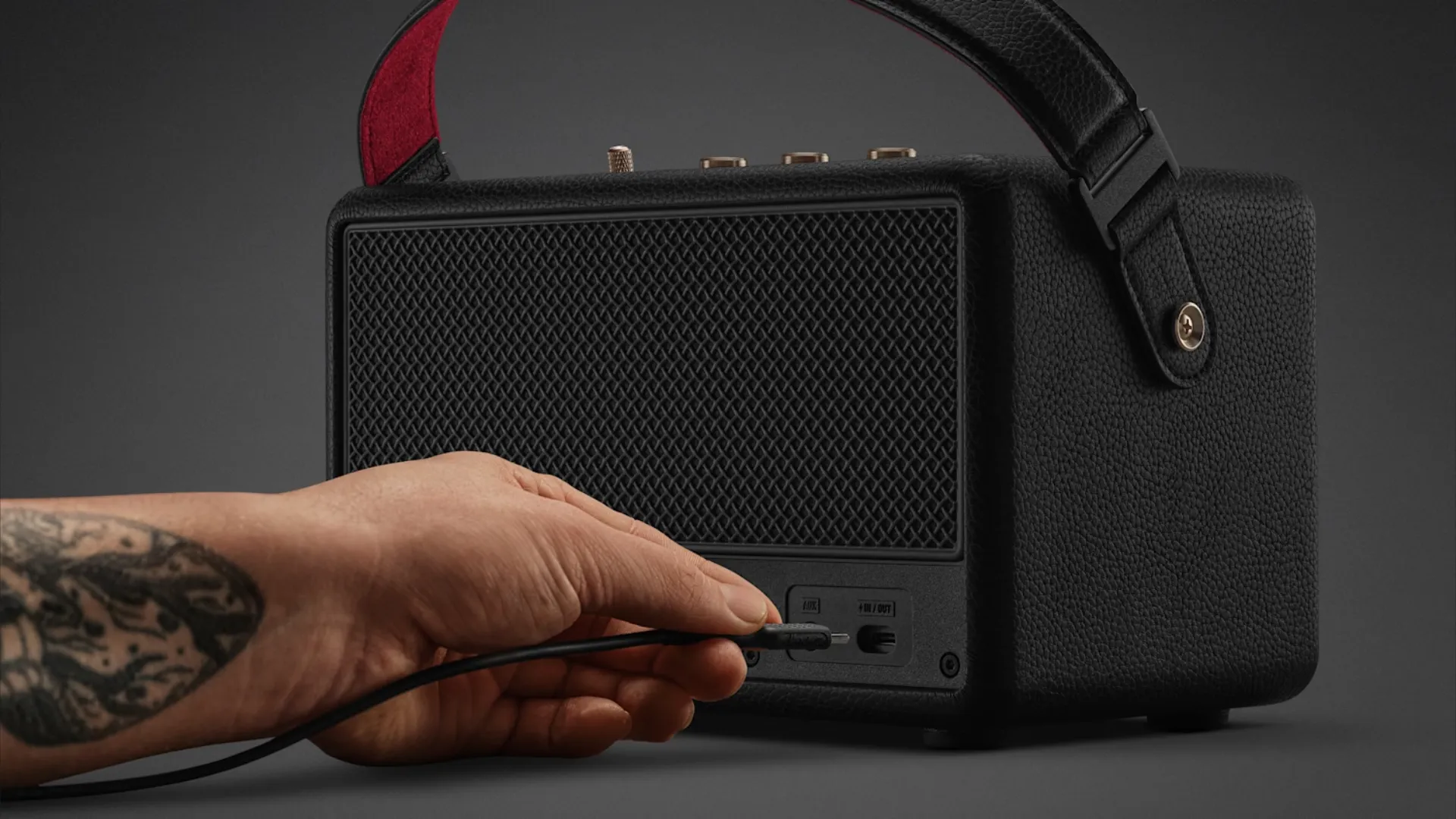 Акустика Marshall Portable Speaker Kilburn III (Black and Brass)